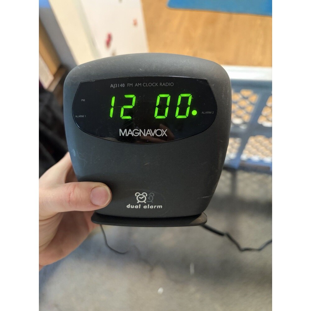 Magnavox AJ-3140 AM/FM Dual Alarm Clock Radio Display Black - Tested/Working